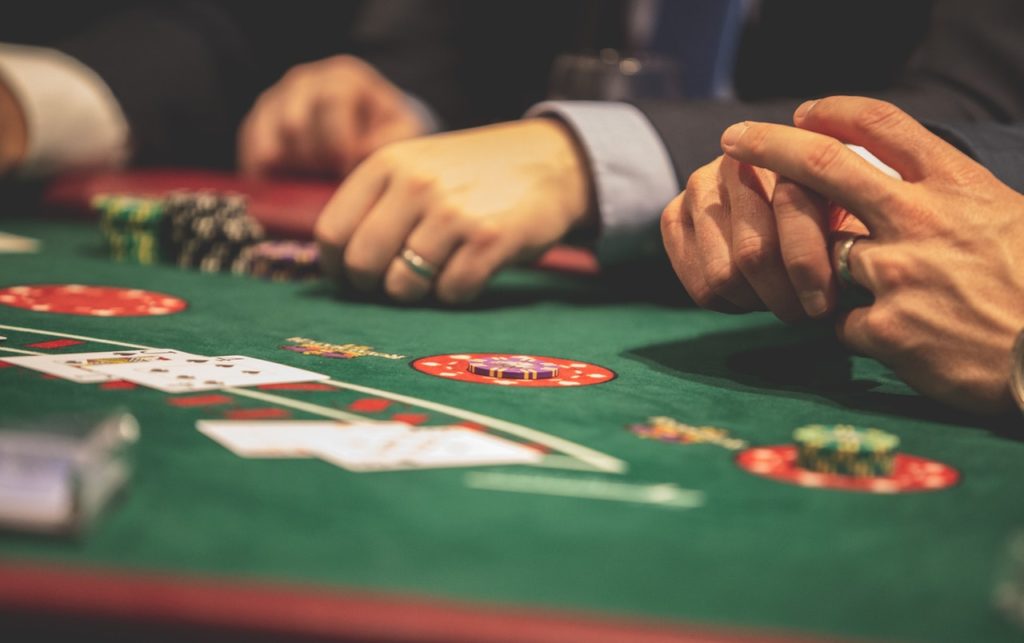 Скачать официальное приложение 1xBet для Андроид бесплатно можно из APK-файла.