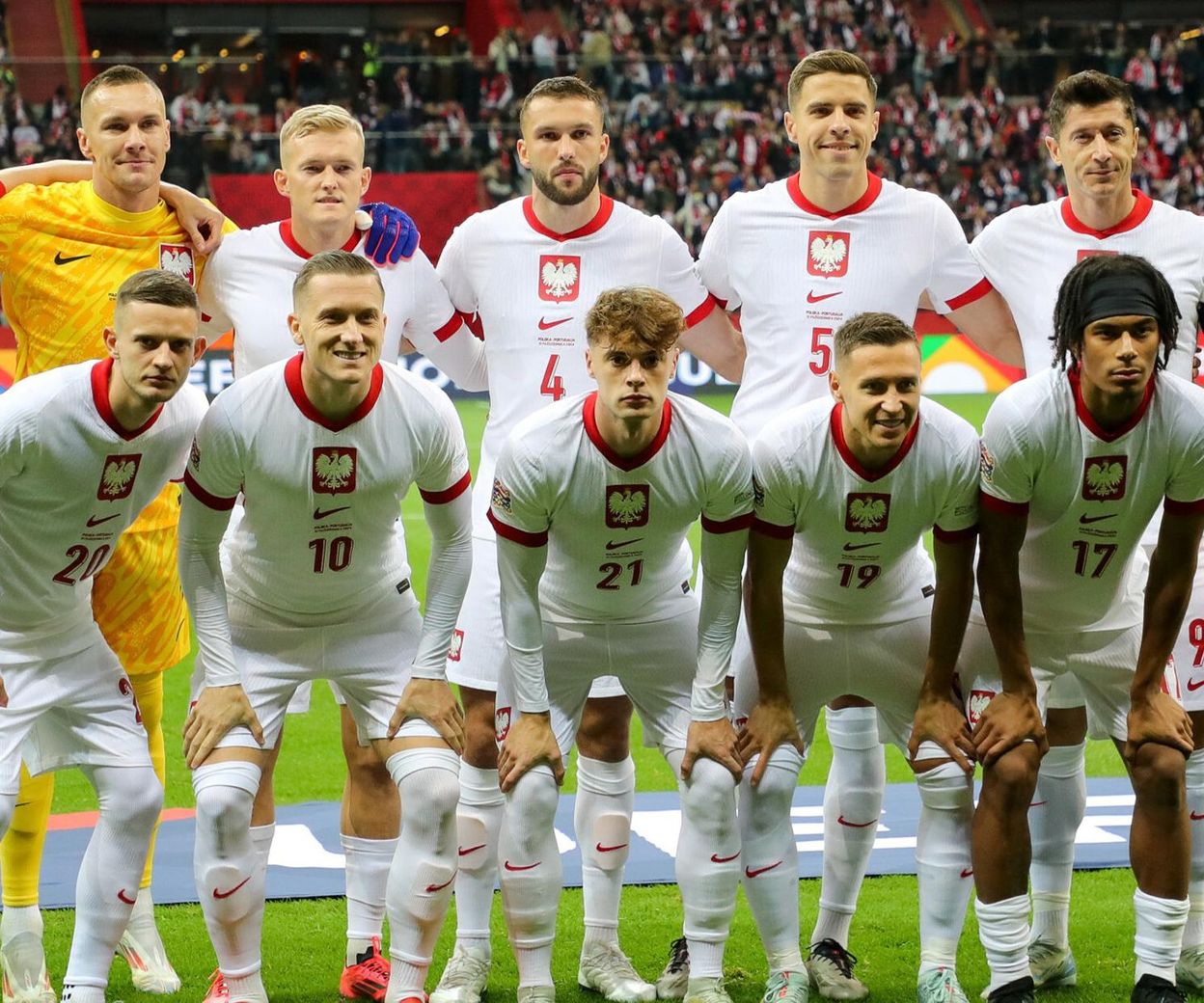 Piłka nożna na Livesport: wyniki na żywo, tabele, statystyki oraz rezultaty.