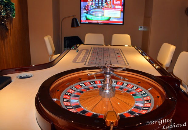 Reno casino thrills Hotel 866 821-9996