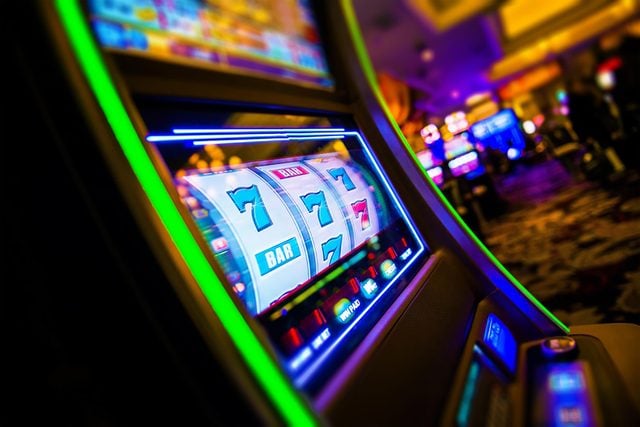 1xBet казино онлайн Играть в слоты 1хБет, лучшие игровые автоматы на деньги Сначала игроку следует выбрать автомат, который его интересует, активировать режим «Демо», установить сумму ставок и количество линий.